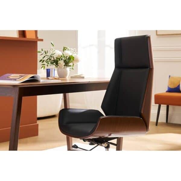 Découvrez le test détaillé du fauteuil de bureau Miliboo Curved : un design élégant en noir et noyer pour allier confort et style à votre espace de travail.