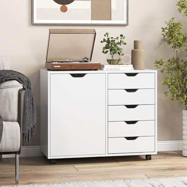 Caisson bureau Costway blanc : solution de rangement polyvalente et pratique pour optimiser votre espace de travail. Découvrez comment ses roulettes facilitent le déplacement.