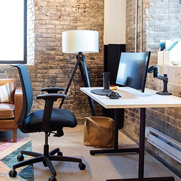 Découvrez pourquoi le bras LX Premium Ergotron est le support idéal pour votre écran 34 pouces : fonctionnalités, design innovant et installation facile pour un espace de travail optimisé.